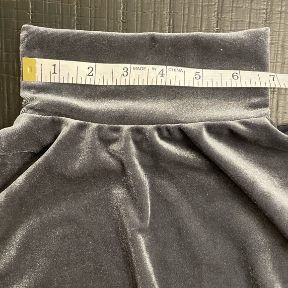 2 Piece Gray Velour Top & Pants Outfit, Size CL, No other label included see pic - Picture 12 of 14